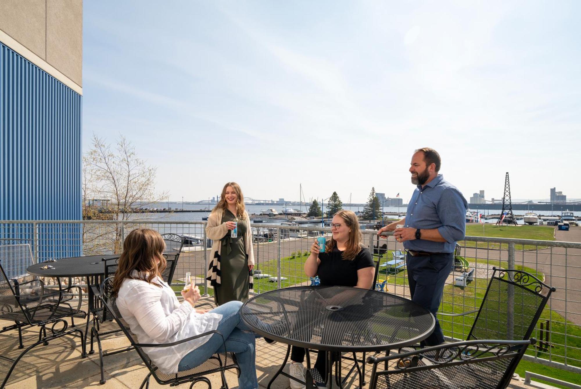 Park Point Marina Inn Duluth Bagian luar foto