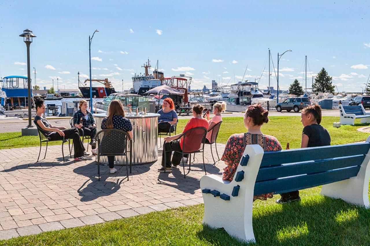 Park Point Marina Inn Duluth Bagian luar foto