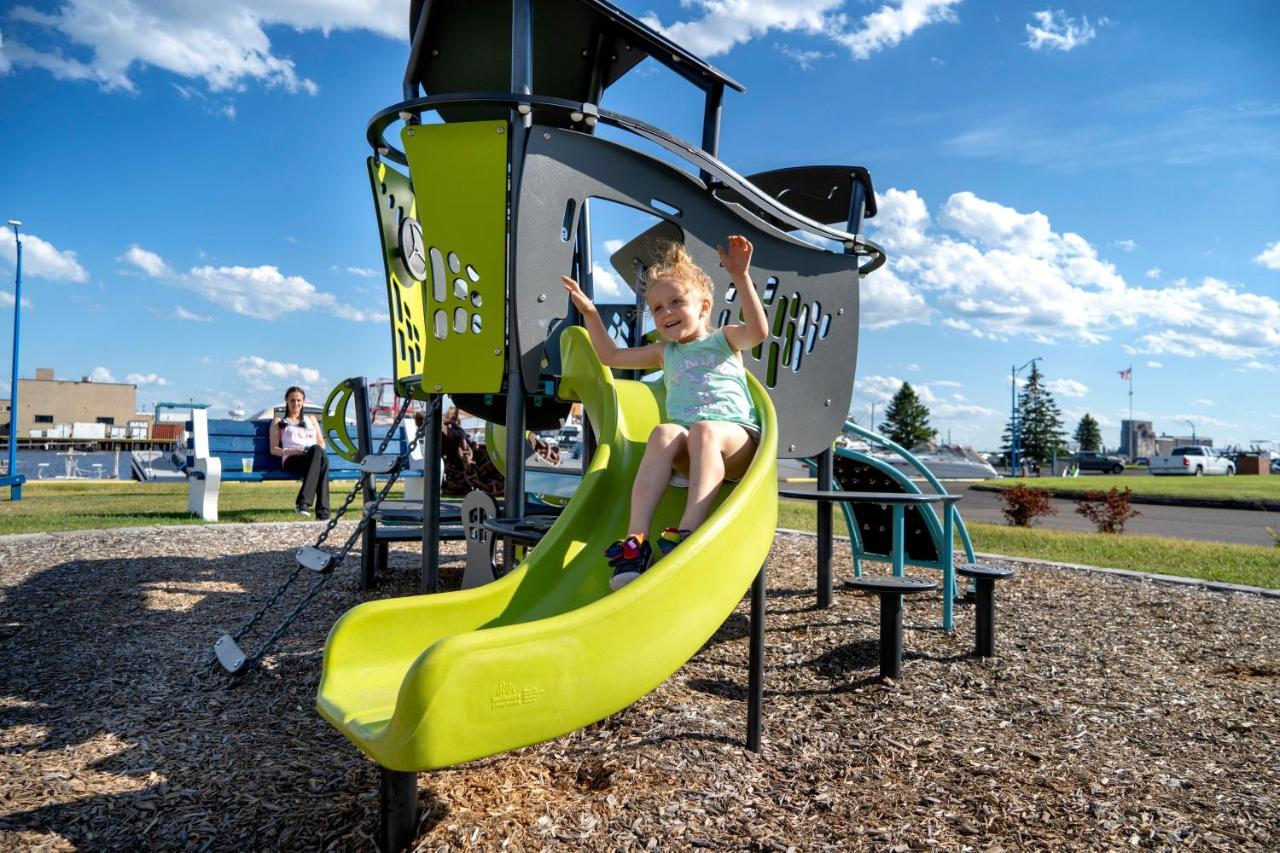 Park Point Marina Inn Duluth Bagian luar foto