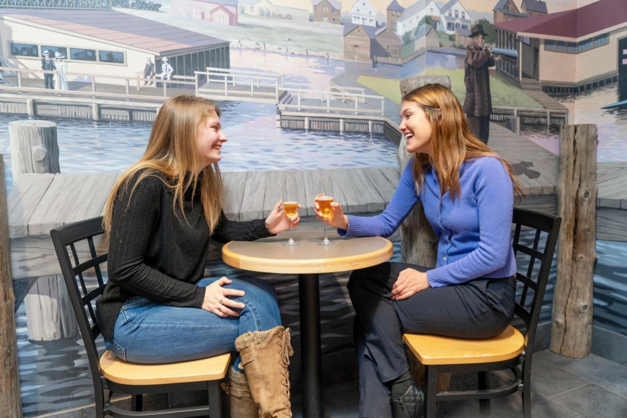 Park Point Marina Inn Duluth Bagian luar foto